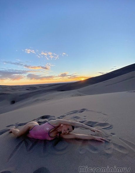 Love Moxxi エロティック女優 写真