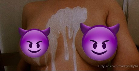 maddybaby94 独占女優 写真