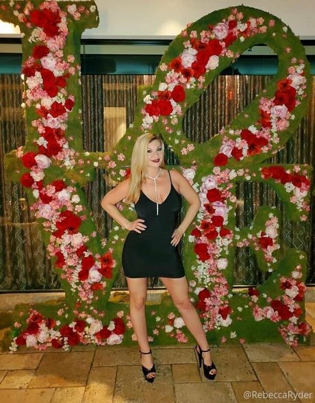 therebeccaryder 限定モデル 画像