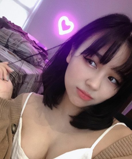 sadparu ポルノスター ホット 写真