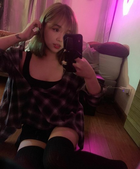 sadparu 高品質のポルノスター 写真