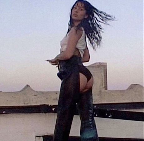 Alexa Demie ポルノモデル 画像