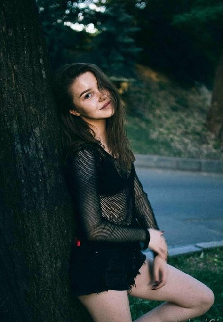 disiosi6i ポルノ女優 画像