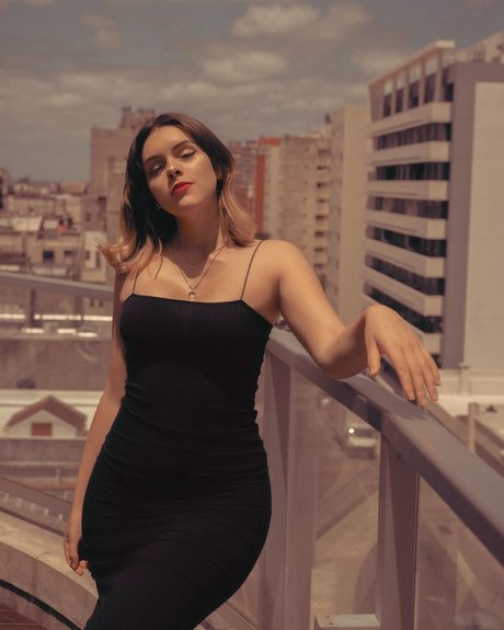 Olivia Herdt アート女優 写真