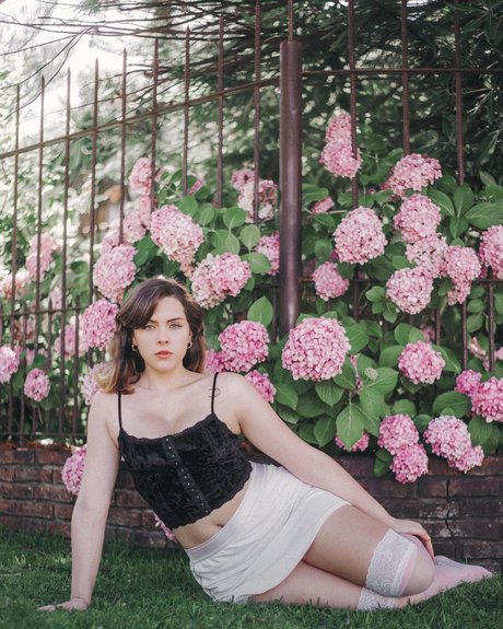 裸のトゥインクOnlyFans セクシー裸 ギャラリー