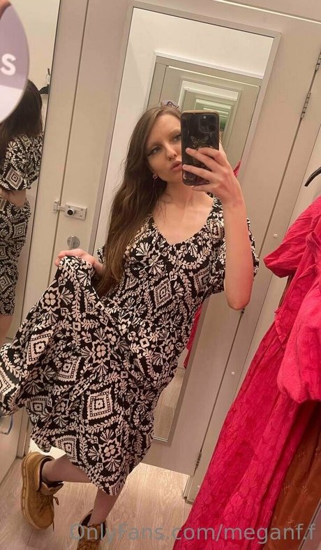 meganf f ポルノモデル 写真