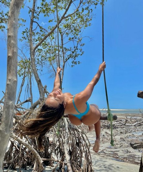 Caroline Veronica アダルトモデル 画像