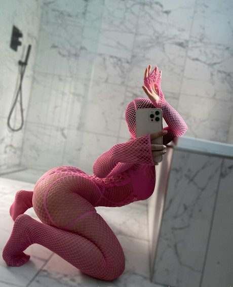 ginasavagexi アダルトモデル 写真