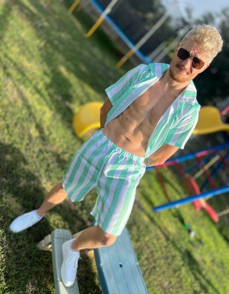 コスプレ フェムボーイ オンリーファンズ 裸 画像