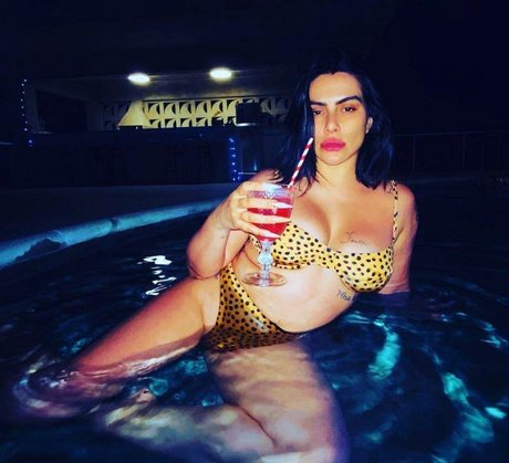 Cleo Pires 無料女優 ギャラリー