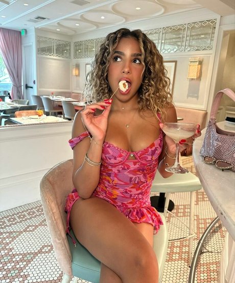 AyannaMarcelin セックスモデル 写真