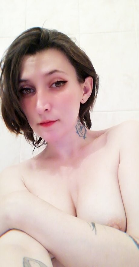 Olya Holmes アートポルノスター アーカイブ