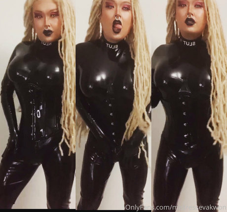 mistressyumi 高品質女優 写真