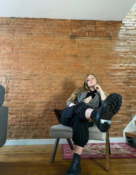 dissensus goddess ホットなスター ギャラリー