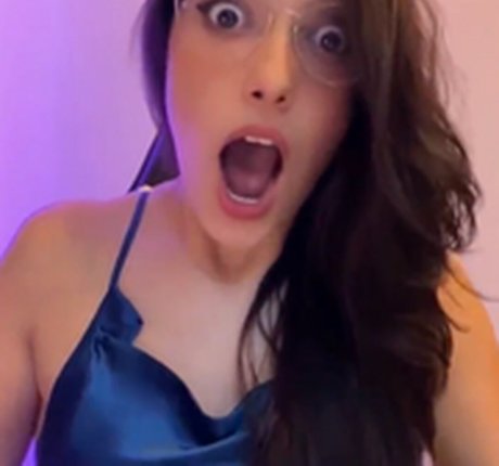 OnlyFansについて話す 無料セクシー 画像