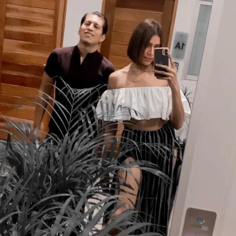 Masked Desire_ ポルノスター 裸 写真