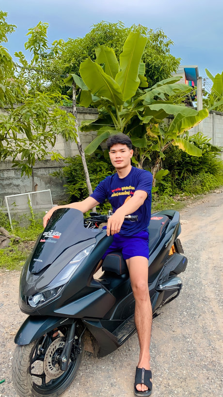 GAMES56TH エロティックなポルノスター 写真