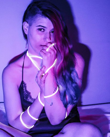 ニューハーフ 熟女 OnlyFans ホット裸 写真