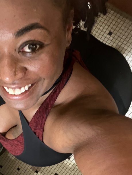 Madame Xanthi セクシーなポルノスター 写真