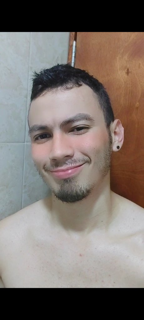 Andres Chaves スター ヌード 写真