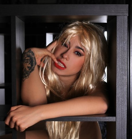 Moon goddess ポルノスター セクシー 写真