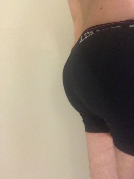 Naughty bi boy ポルノスター トップ 画像