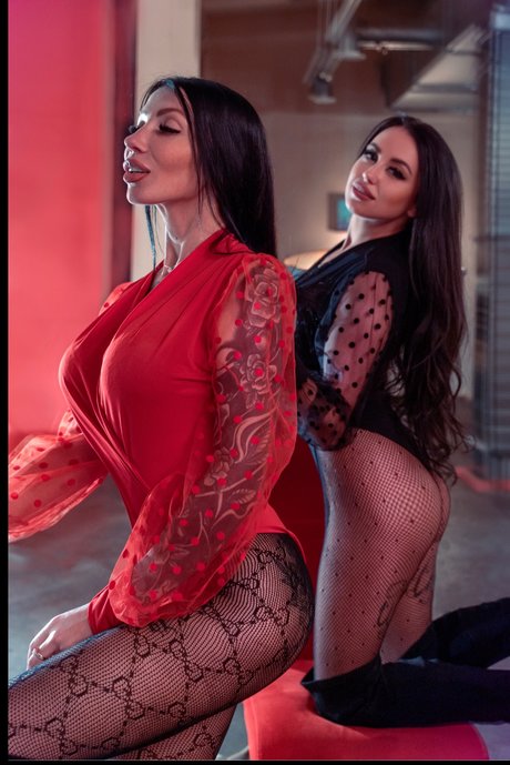 TwinsCaroline s 最高のモデル 画像