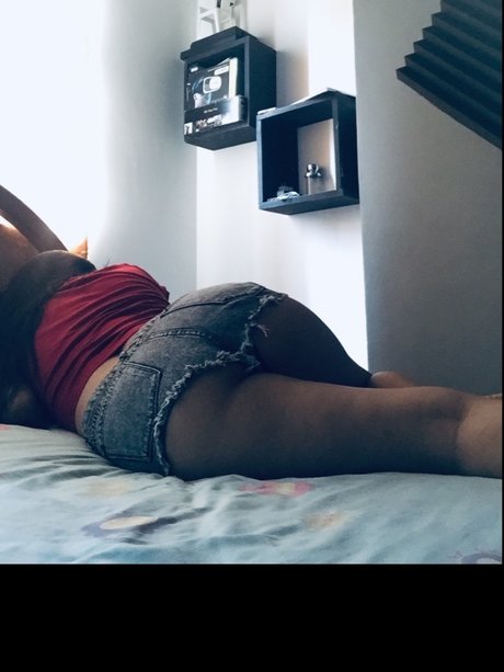 ニューハーフ 熟女 OnlyFans セクシーヌード 写真