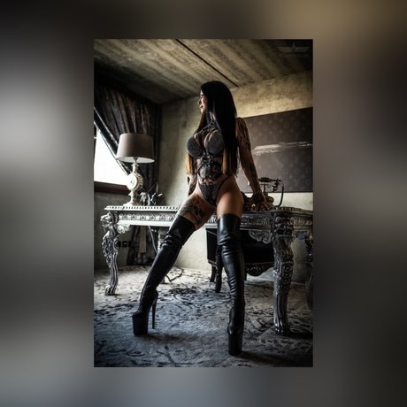 Jennifer van Hunt ホットなポルノスター 画像