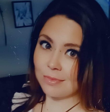 Juicyasssky 裸のポルノスター 写真