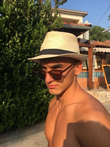 Milos Glisic セクシー女優 ギャラリー