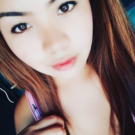 Sharais 裸のスター ギャラリー