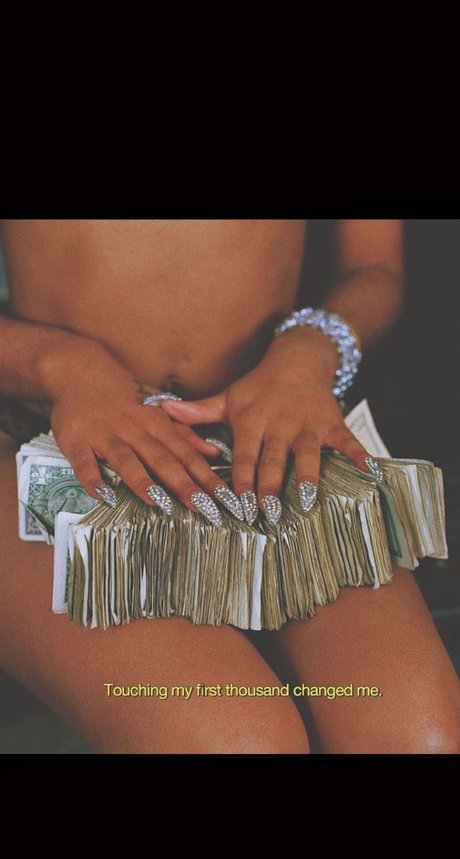 Gobbleitup ヌードモデル ギャラリー