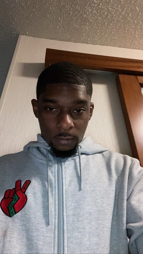 EGGSBENEDICK 無料モデル 写真