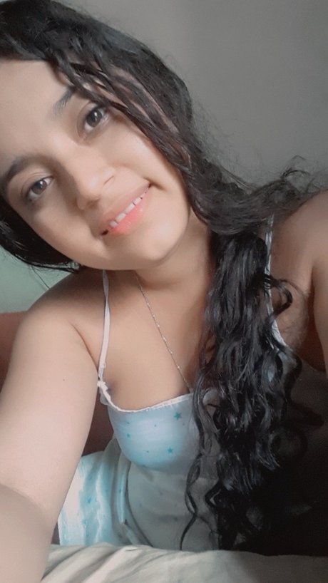 Merly Cede o 高品質スター ギャラリー