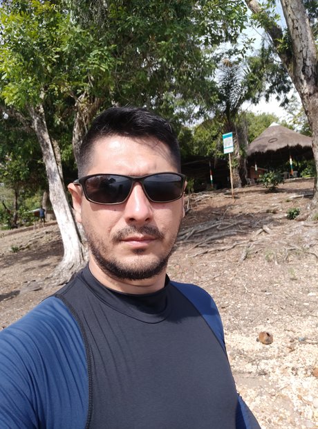 Alvaro Suarez セックススター 画像