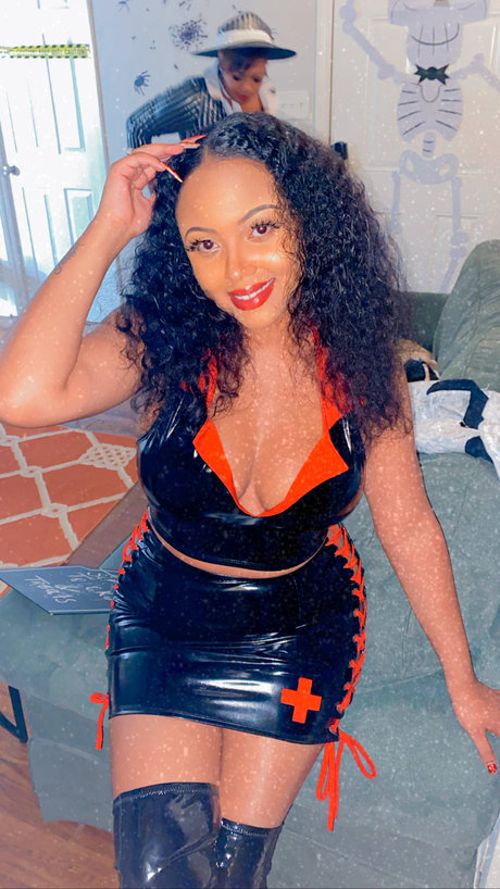 Koko Chanel セックスモデル 写真