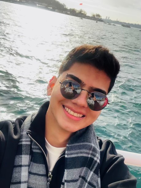 金髪ストリップOnlyFans ポルノグラフィック 画像