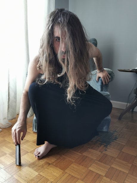 Dire Need セックスモデル 画像