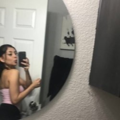 dennae ホットなモデル 画像