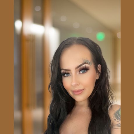 Adelyn Austin ポルノモデル 画像