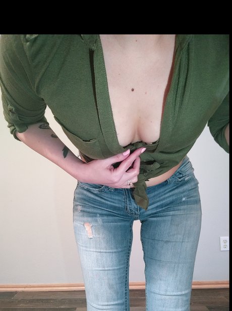 TinyLadyxoxo ポルノモデル 写真