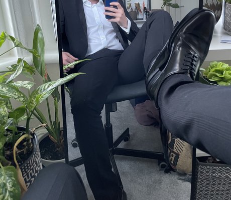 Suited Guy ホットモデル 写真