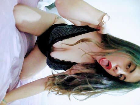 _Babyy Ludo FREE_ セクシーなスター 写真