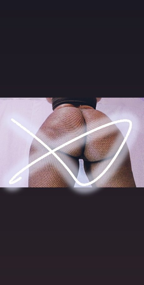 The Spanish Intern ヌードモデル 画像