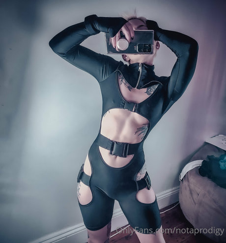 アジア人トゥインクOnlyFans ホットxxx 写真