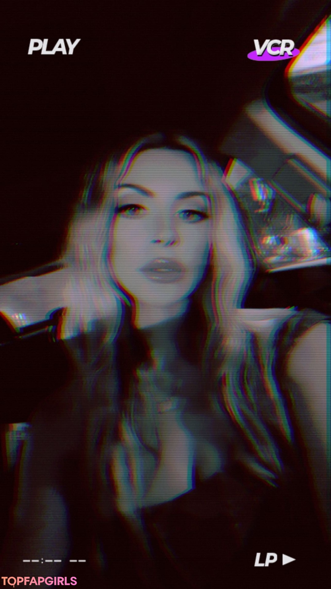 Ashley Schultz ヌードモデル 写真