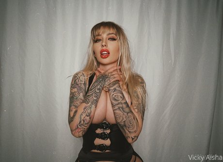 Vicky aisha 裸のモデル アーカイブ