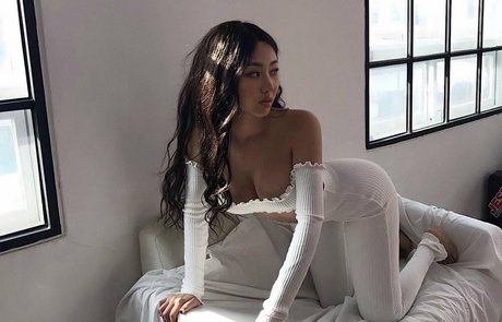 Baesylvie セックスポルノスター 写真