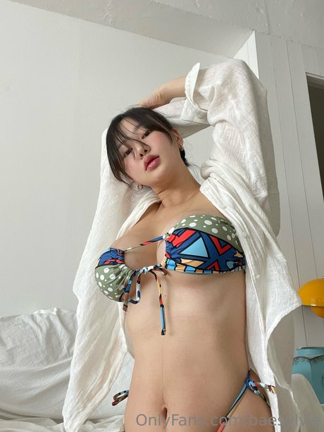 Baesylvie ポルノスター セクシー ギャラリー